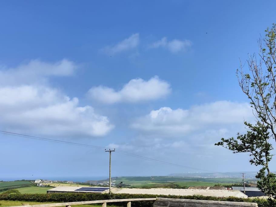 Little Swelle Cabin With Awesome Sea Views Poundstock Exterior photo