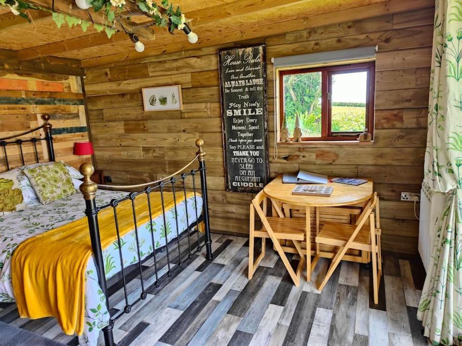 Little Swelle Cabin With Awesome Sea Views Poundstock Exterior photo