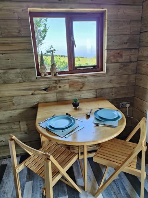 Little Swelle Cabin With Awesome Sea Views Poundstock Exterior photo