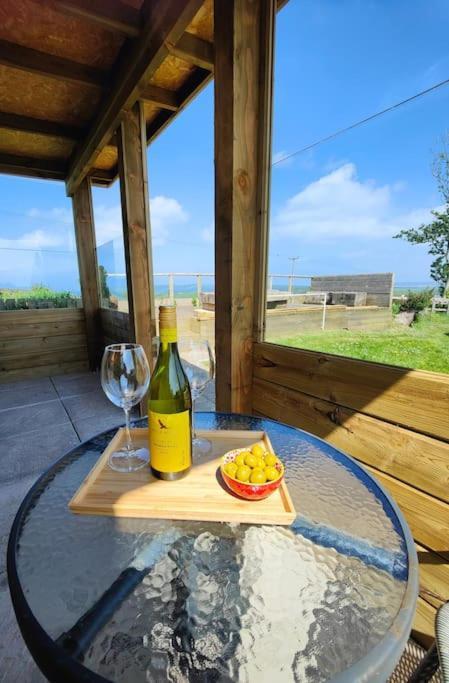 Little Swelle Cabin With Awesome Sea Views Poundstock Exterior photo